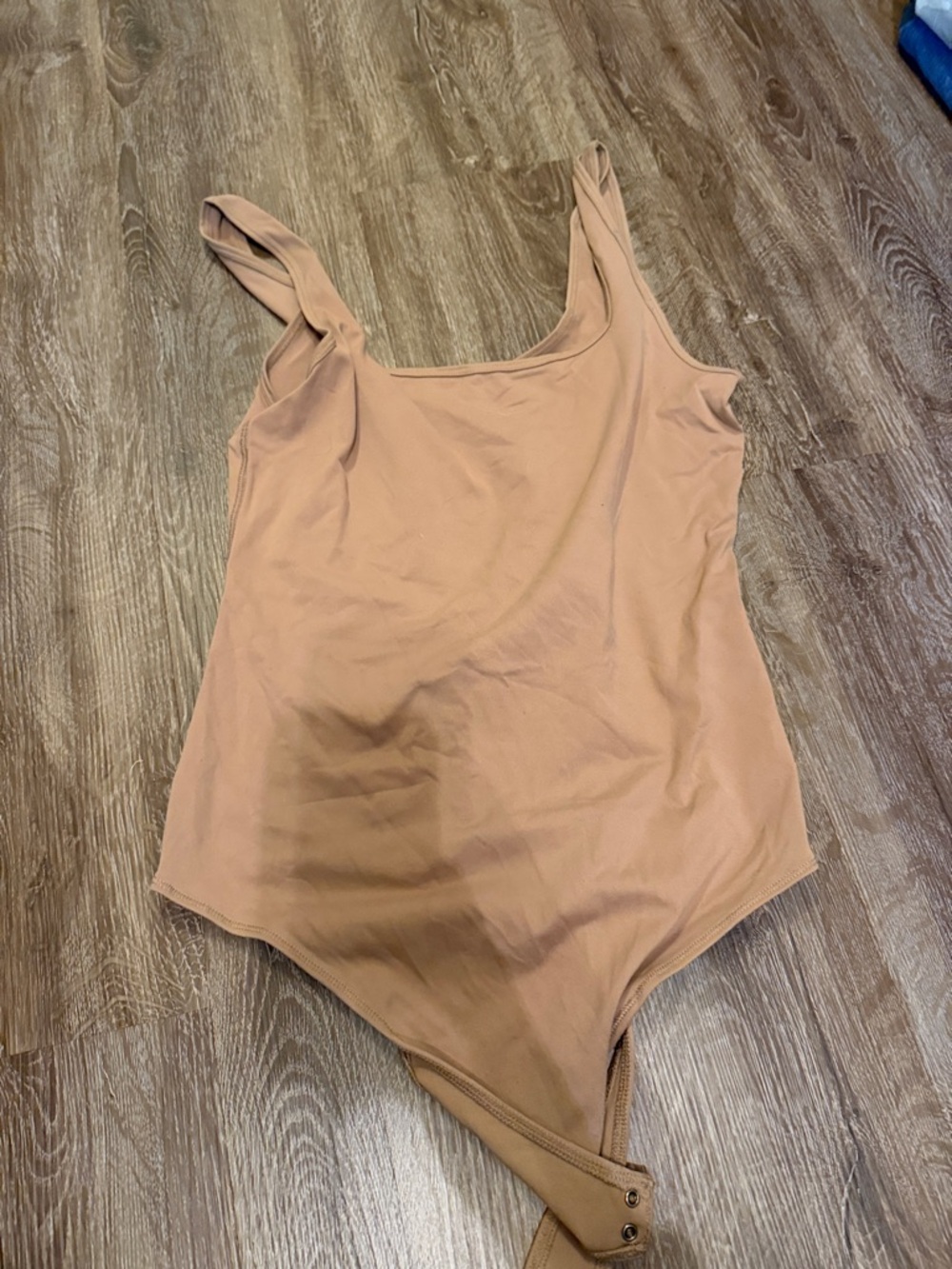 Abercrombie & Fitch Mauve-Tan Scoop Neck Bodysuit